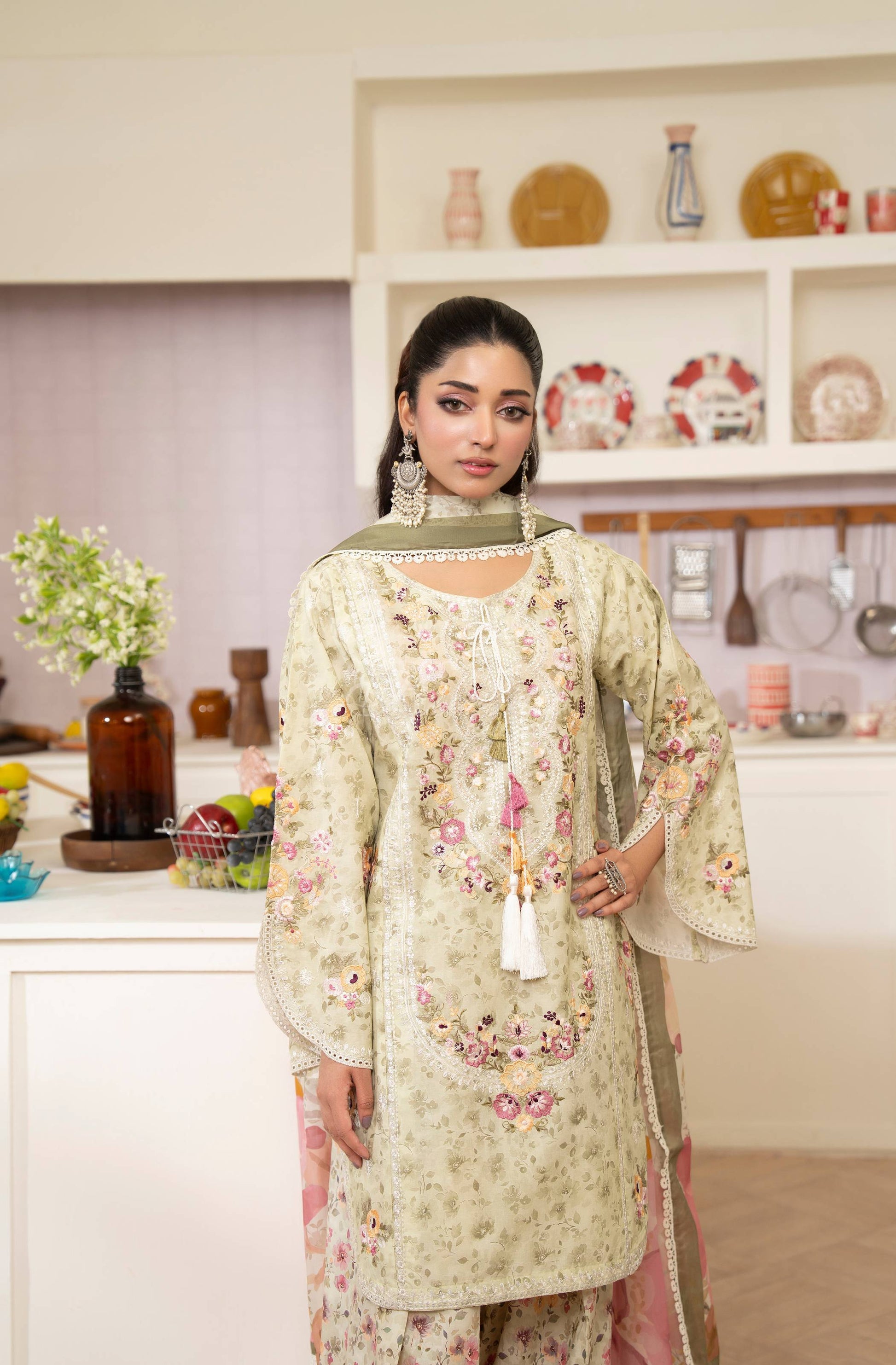 Pistachio - Gul-Mahar by Karma dupatta detail