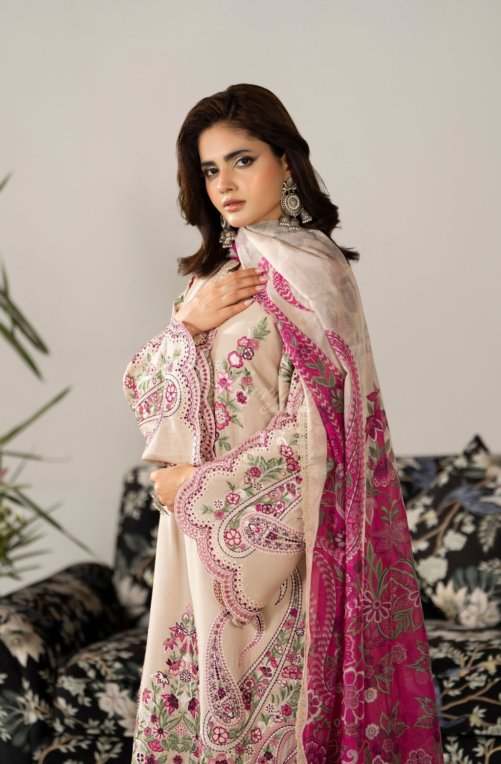 LIGHT SAND full front view