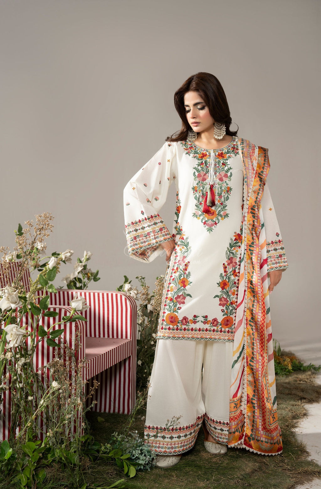 WARM CREAM neckline embroidery close-up