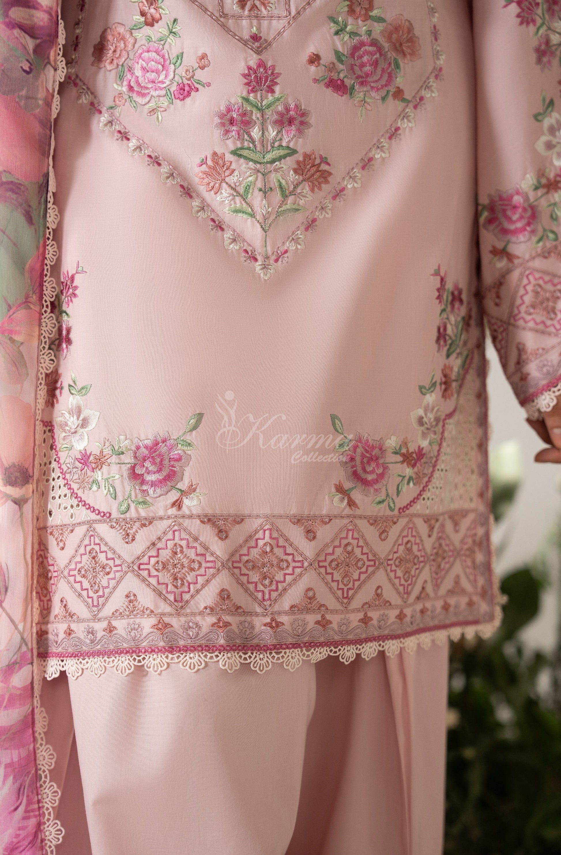 SOFT PINK full view with dupatta spread