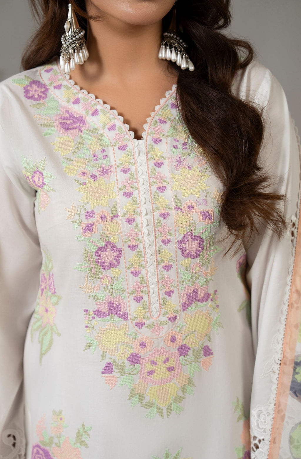 PINK WHITE - Side pose with dupatta