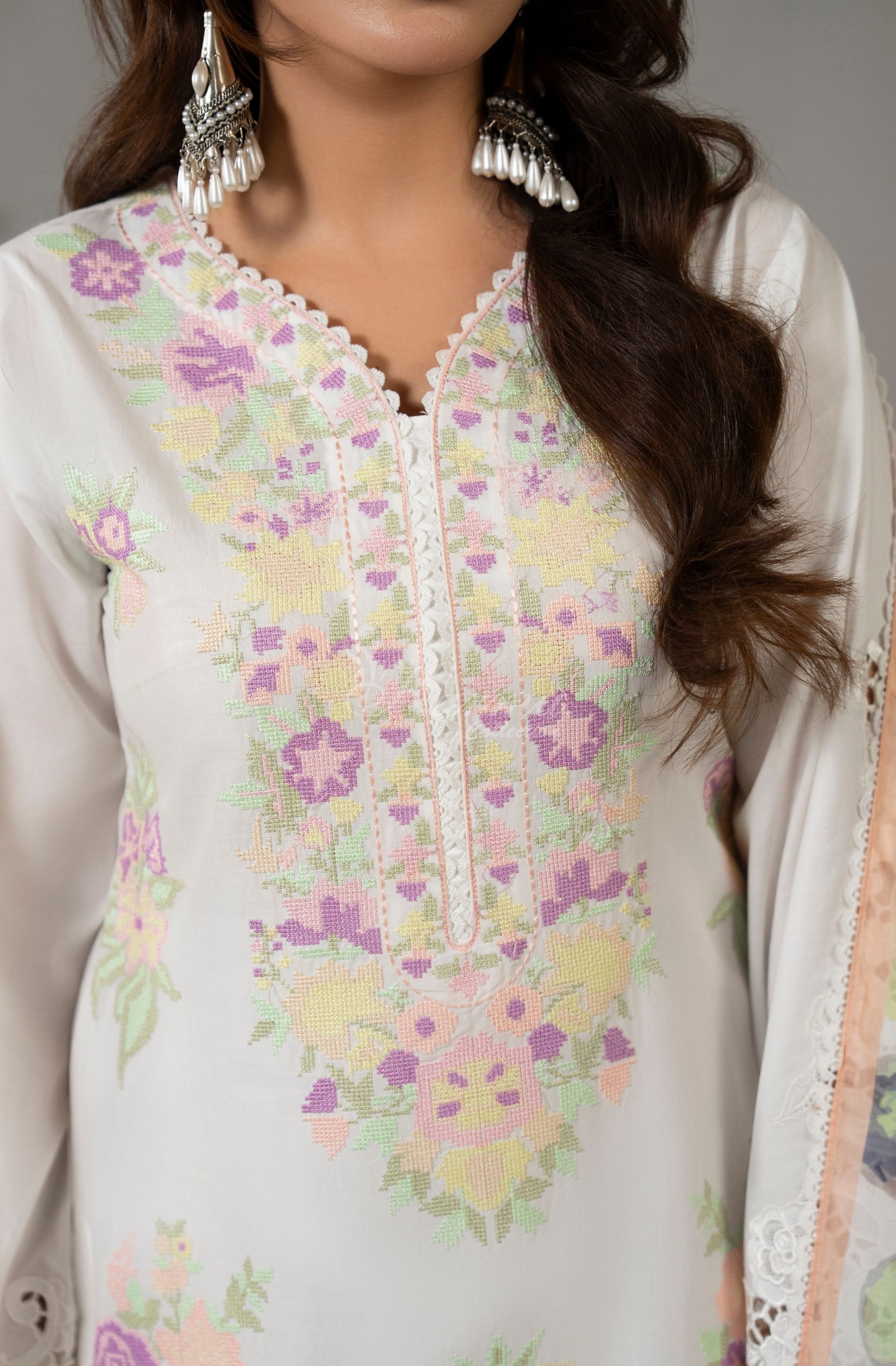 PINK WHITE - Side pose with dupatta