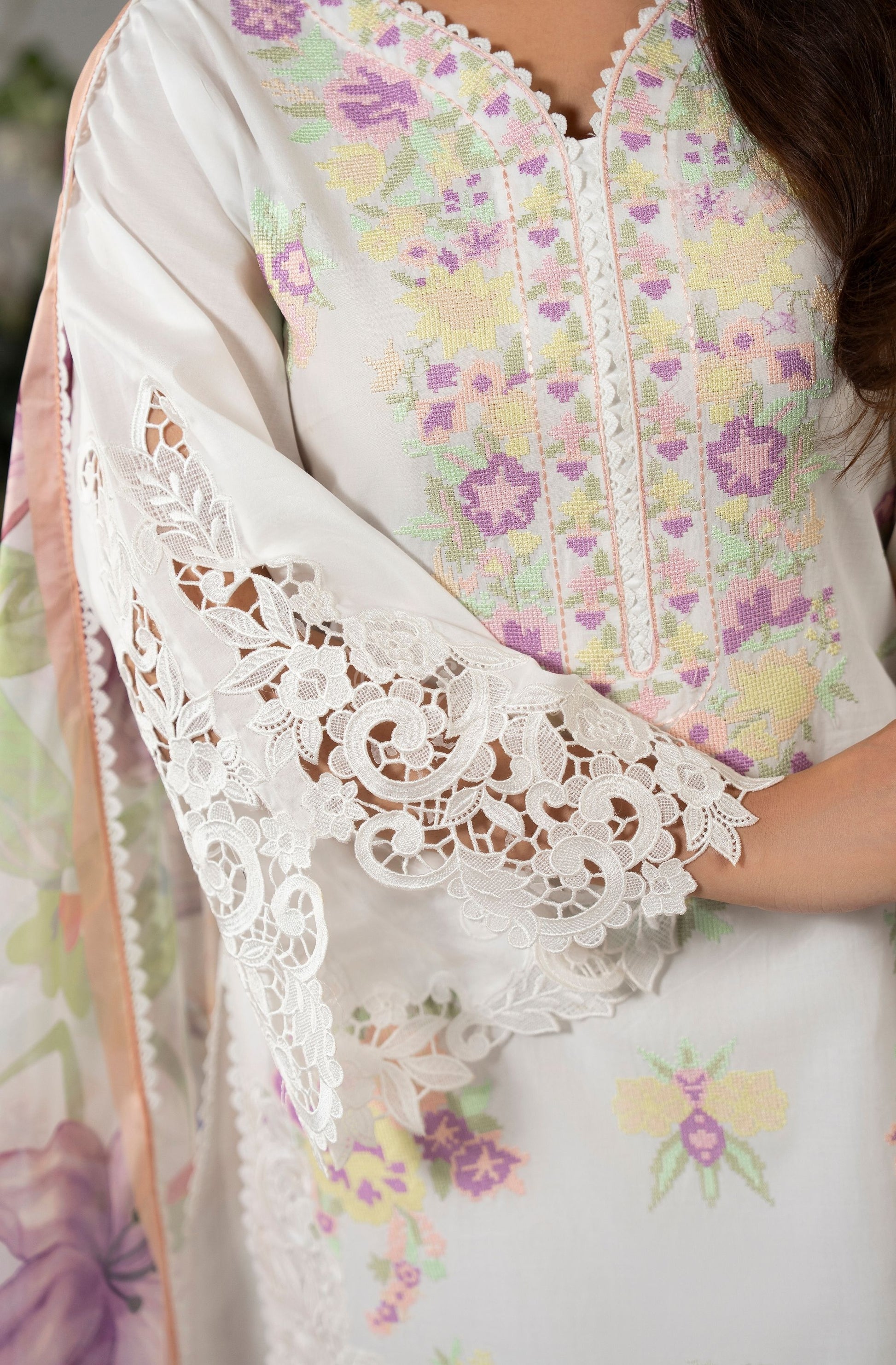PINK WHITE - Outdoor full length