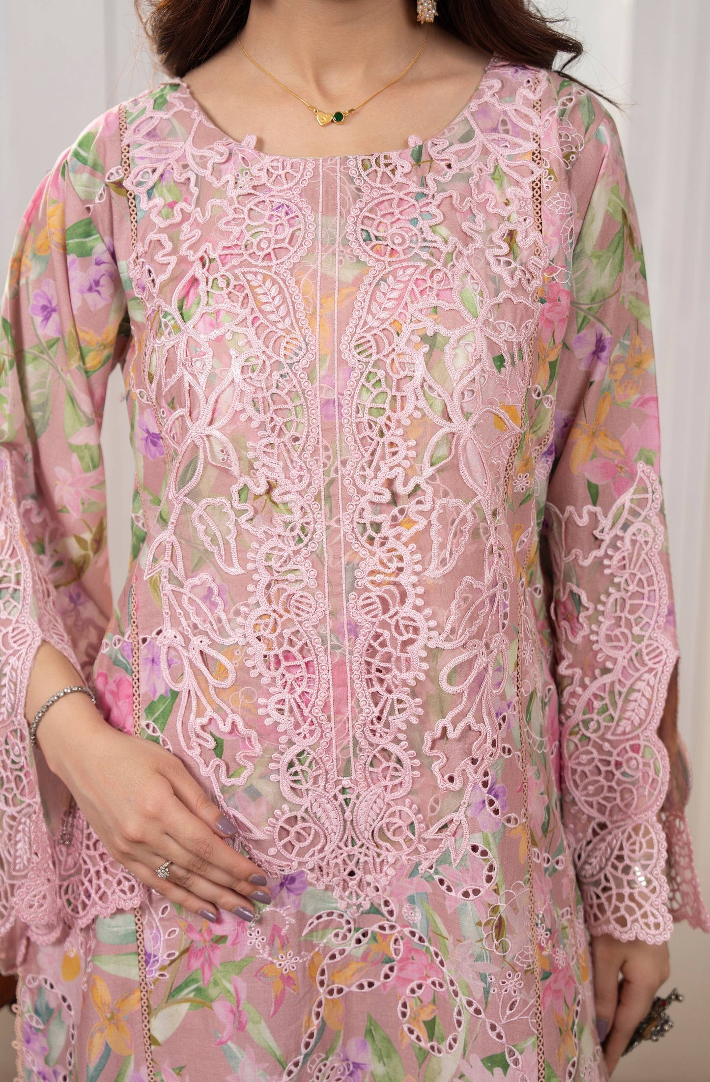 Vintage Rose - Gul-Mahar by Karma view 4