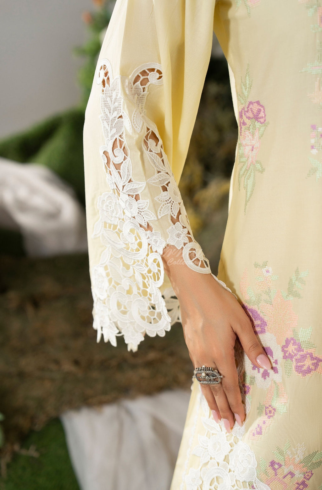 CREAMY YELLOW full view dupatta spread
