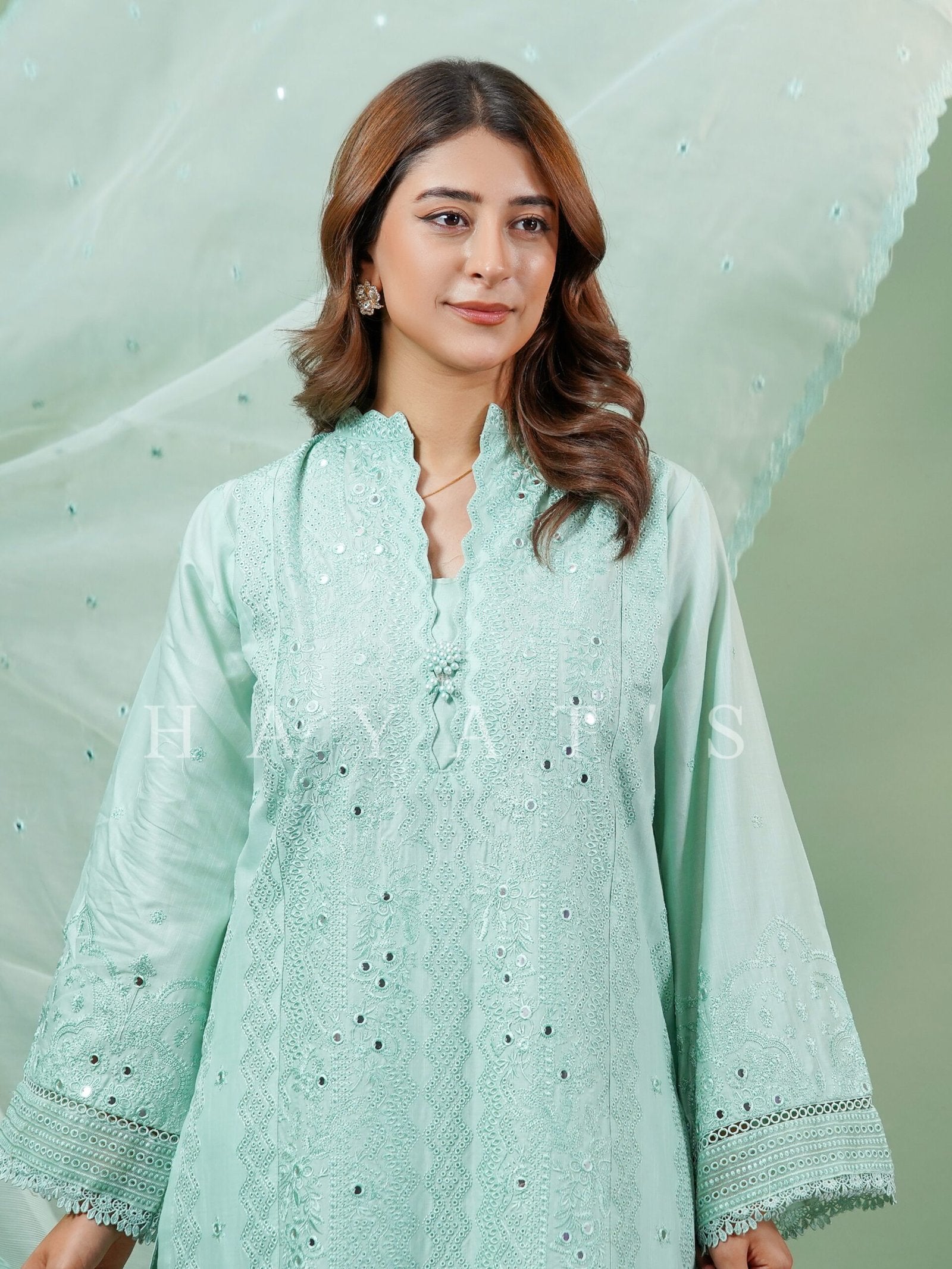 Mint Frost Husn e Hayat - Close Up