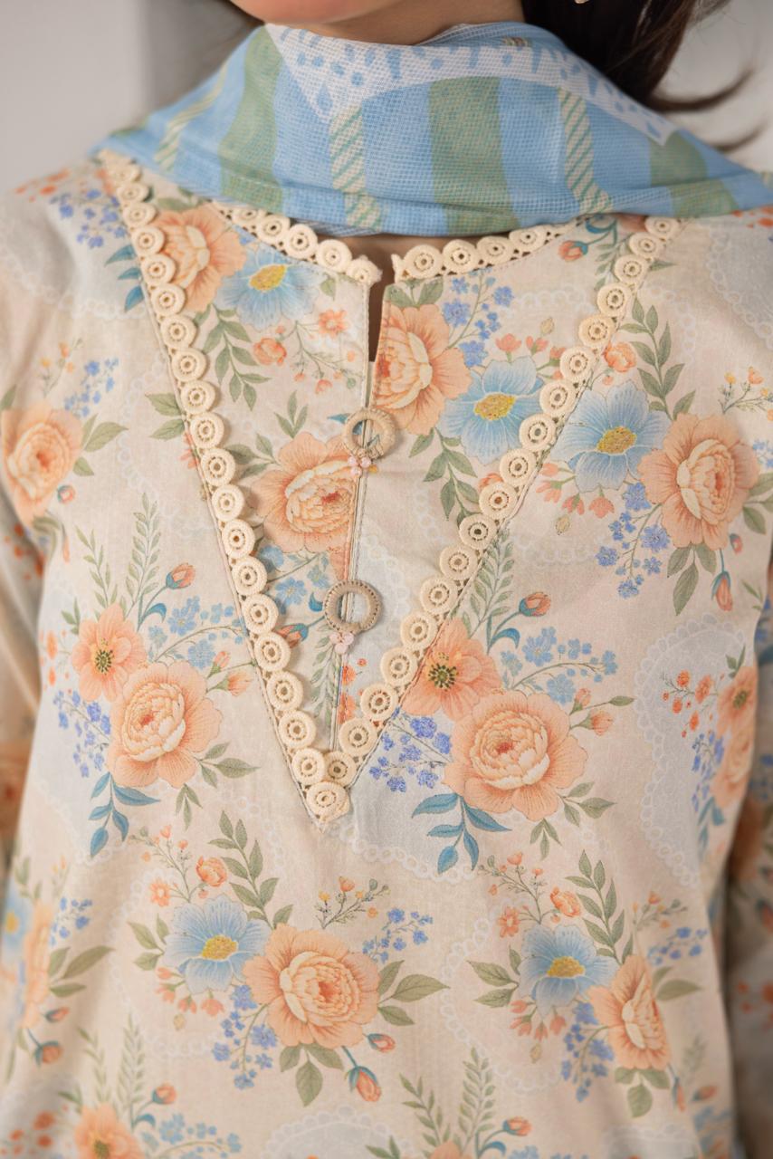 Zeenat PRET Ivory Peach - Neckline close up with dupatta
