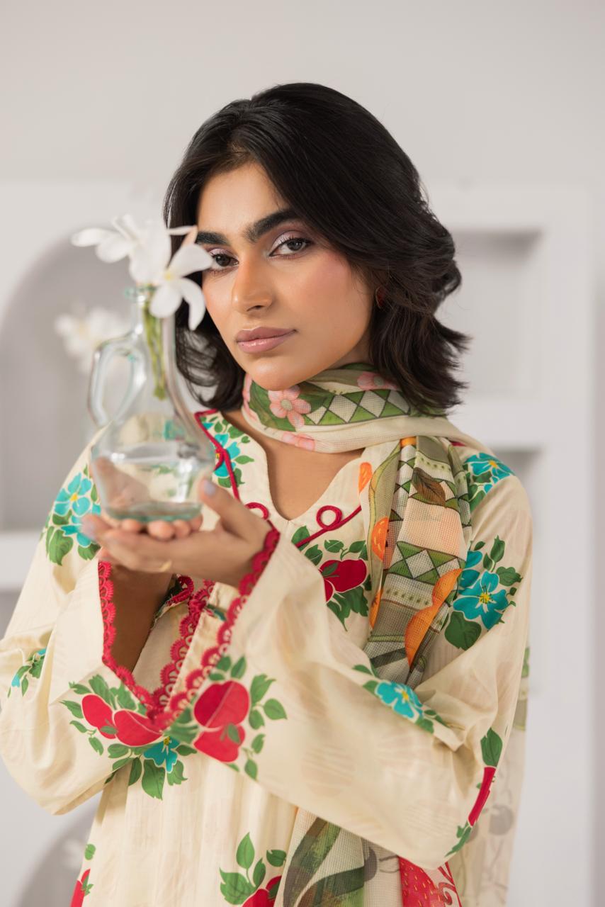 Zeenat PRET Cream Berry - Close up with dupatta